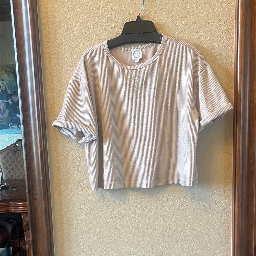Blue Rain Cream Short Sleeve Tee
